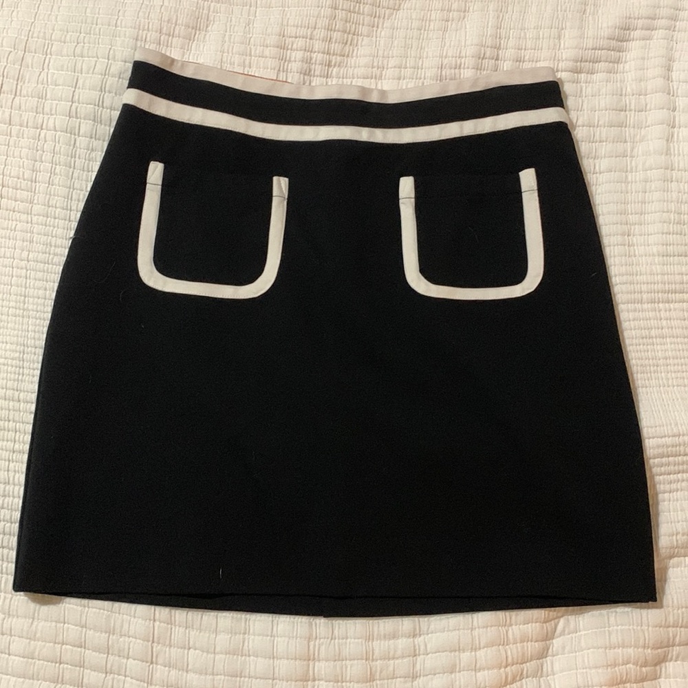 Banana Republic black and white mini skirt